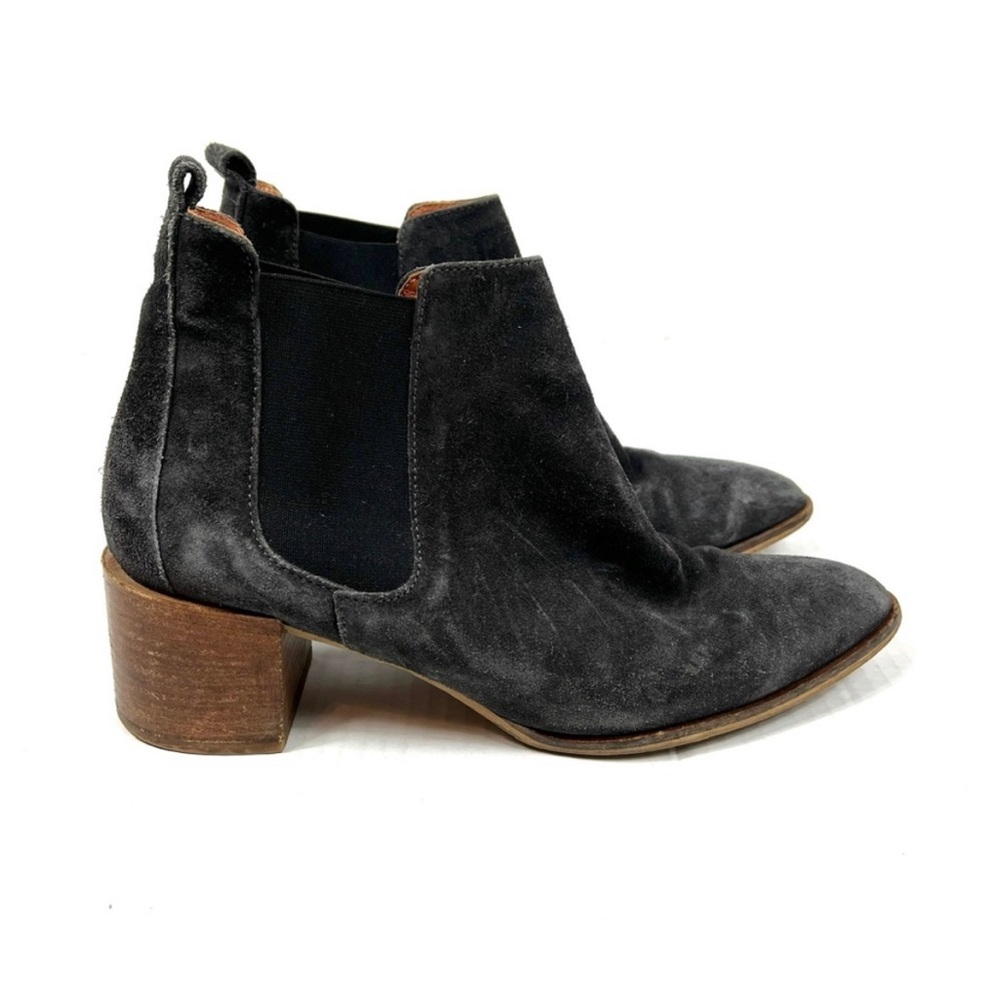 Everlane Suede Chelsea Boot